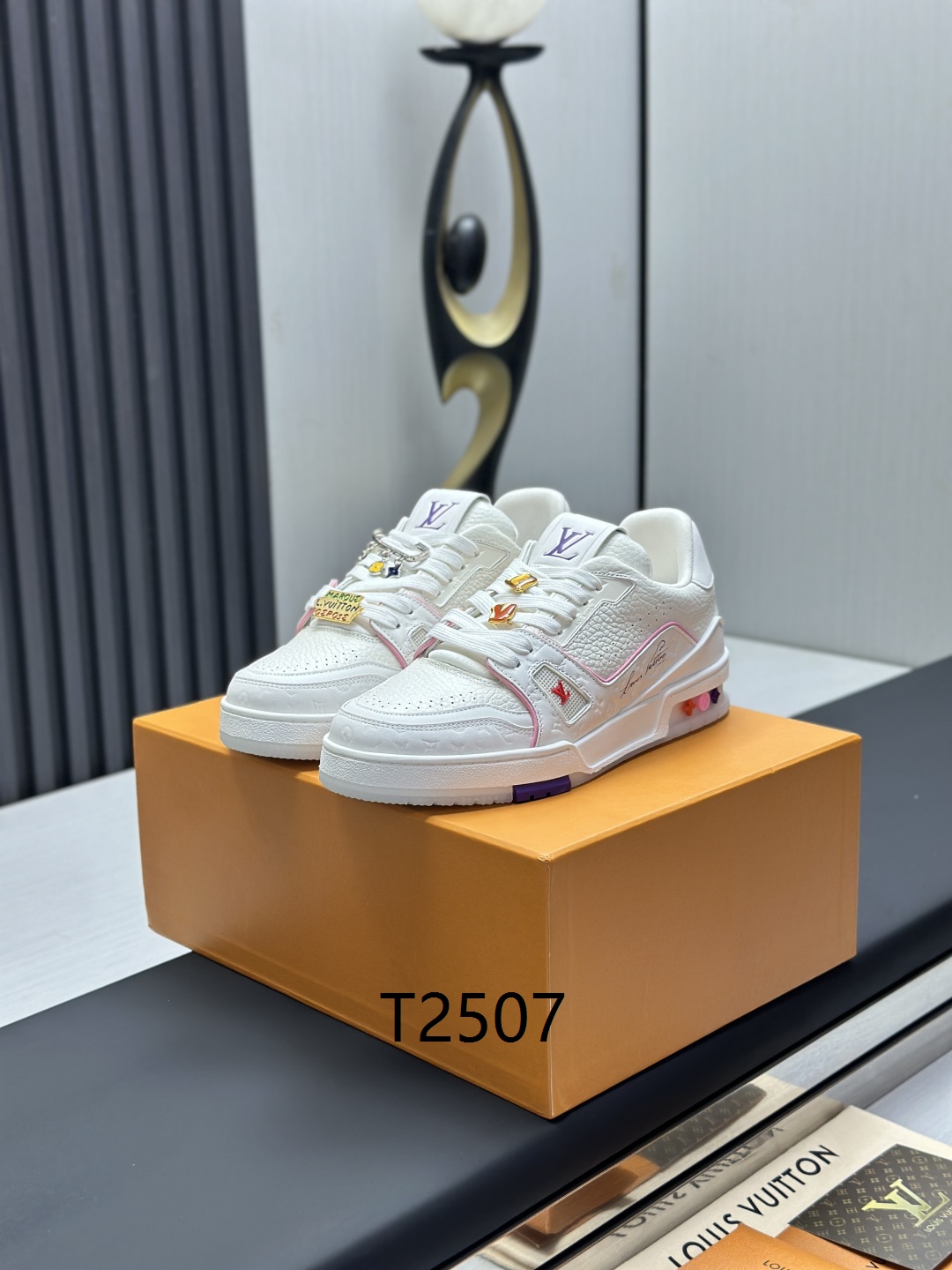 LV shoes 35-41 h0804